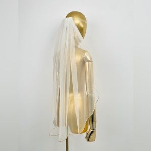 Chapel Veil with gold bearing